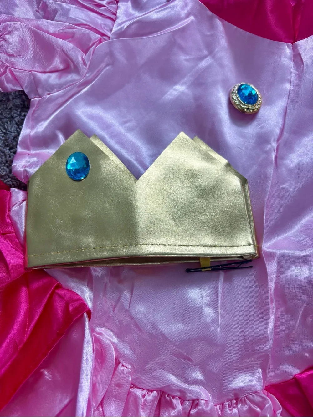 NIP Princess Peach Costume with Crown & Jewel Pin - Size 130